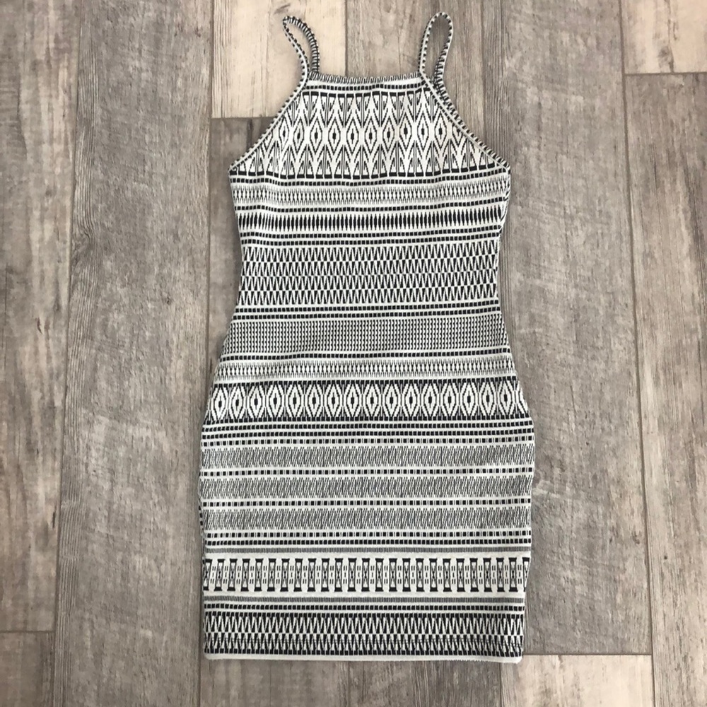 Black and white bodycon dress